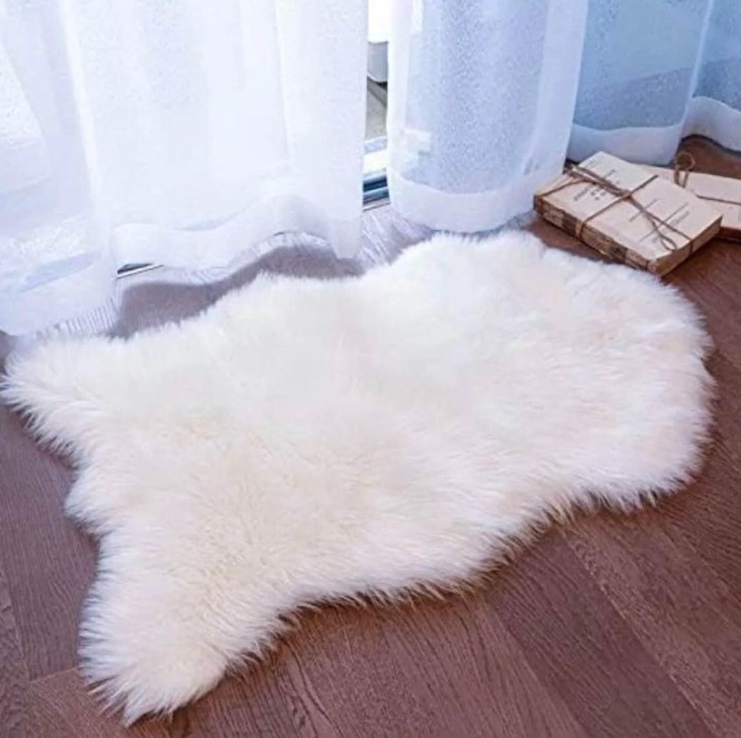 Luxurious faux fur mat especially for rooms & mirror
