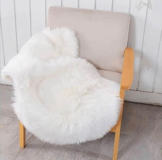 Luxurious faux fur mat especially for rooms & mirror