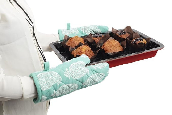 "Quilted Heat-Resistant Oven Mitts – Stylish Kitchen Gloves (1 PAIR )