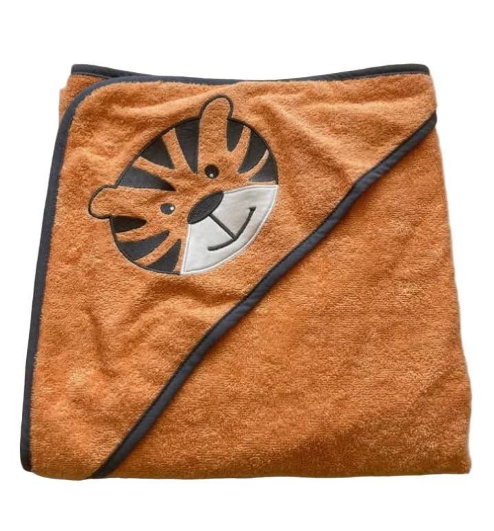 "Baby Hooded Towel Blanket – Soft Cotton with Cute Embroideries"