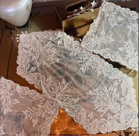 "Elegant 3-Piece China Table mat's Set with Fabric-Covered Base"