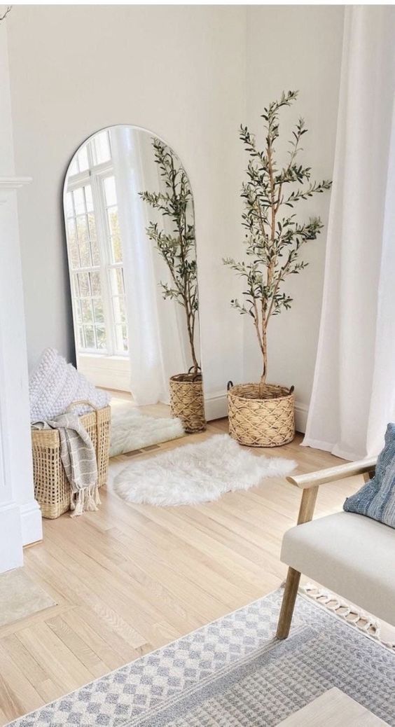 Luxurious faux fur mat especially for rooms & mirror
