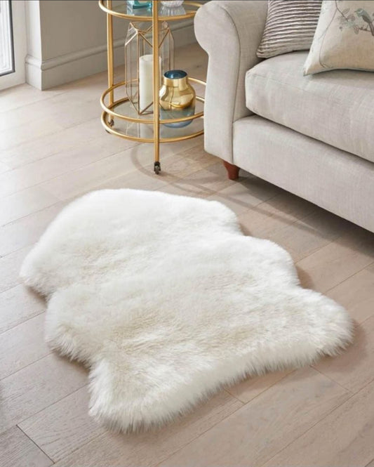 Luxurious faux fur mat especially for rooms & mirror
