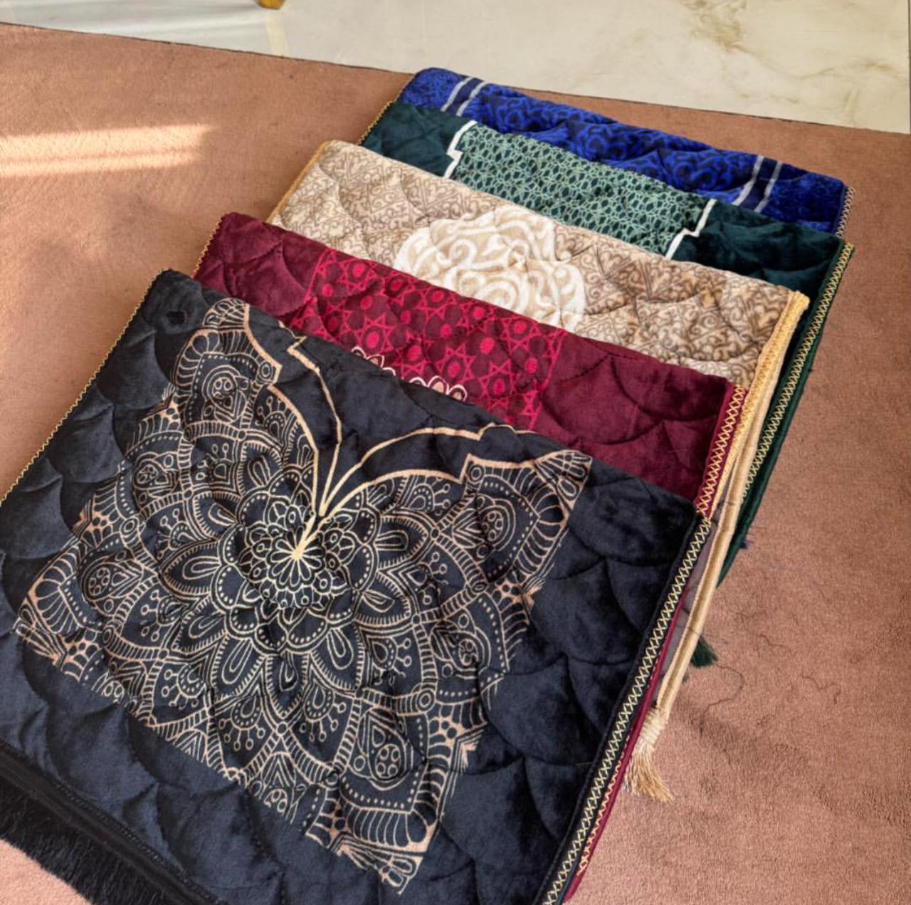 Premium Jaynamaz – Soft Velvet Prayer Comfort"