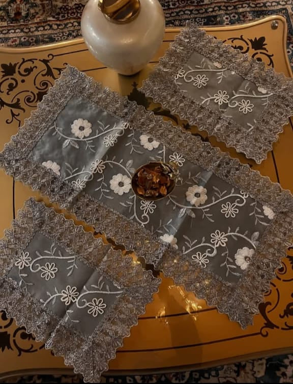 "Elegant 3-Piece China Table mat's  Set with Fabric-Covered Base"